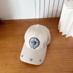 Chrome Hearts高仿十字徽章棒球帽米白色刺繡設計百搭休閒精品仿製款