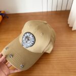 Chrome Hearts高仿十字徽章棒球帽米白色刺繡設計百搭休閒精品仿製款