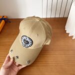Chrome Hearts高仿十字徽章棒球帽米白色刺繡設計百搭休閒精品仿製款