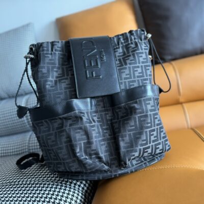 FendiA貨中古黑FF老花雙肩包 提花後背包7012M75