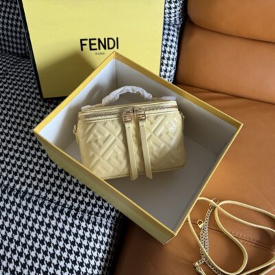 Fendi精品仿製Vanity迷你手提包FF立體壓紋納帕皮革斜背包義式時尚設計