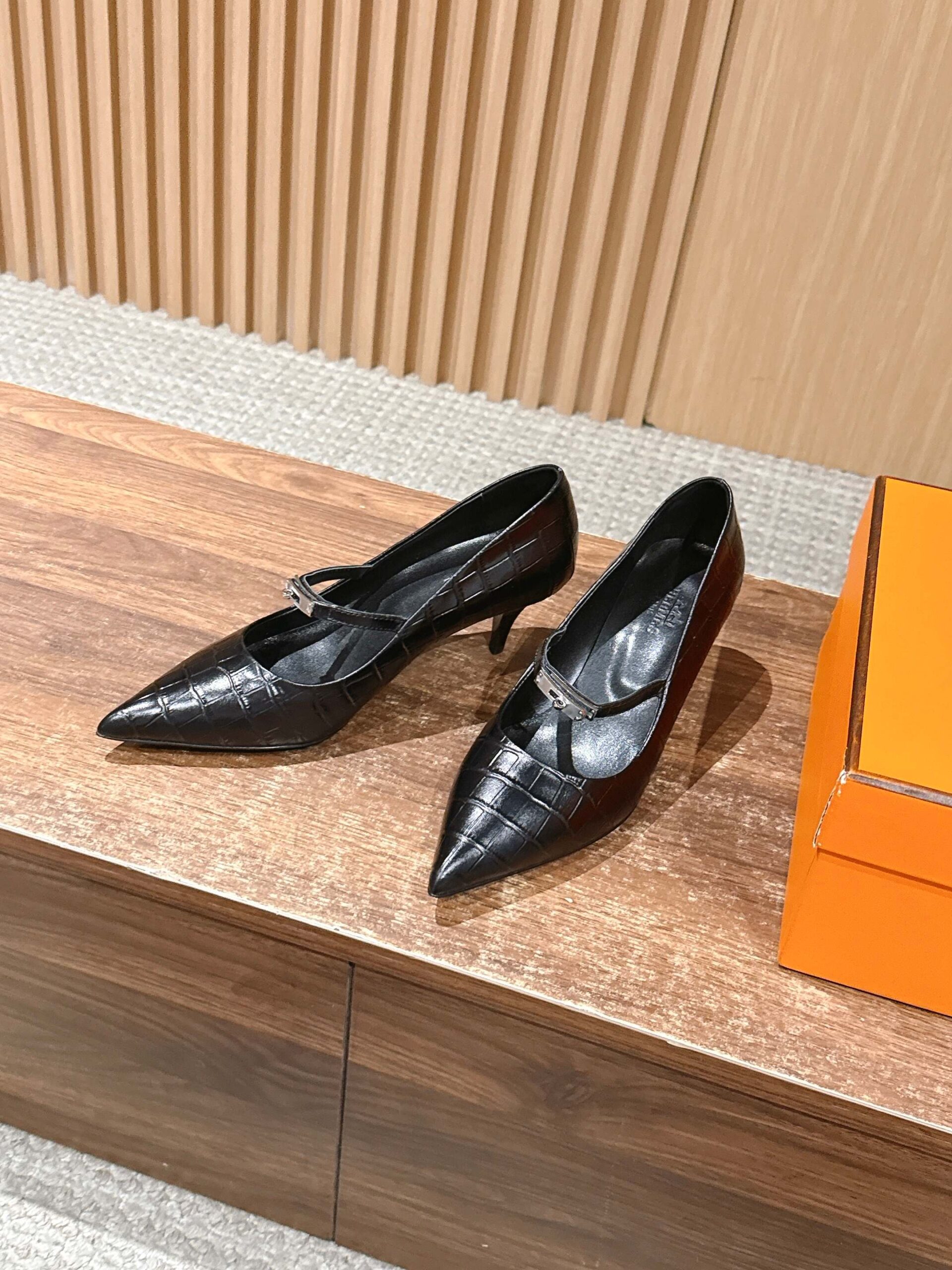 Hermès高仿Mary Jane黑色鱷魚壓紋高跟鞋一比一復刻尖頭細帶氣質單鞋