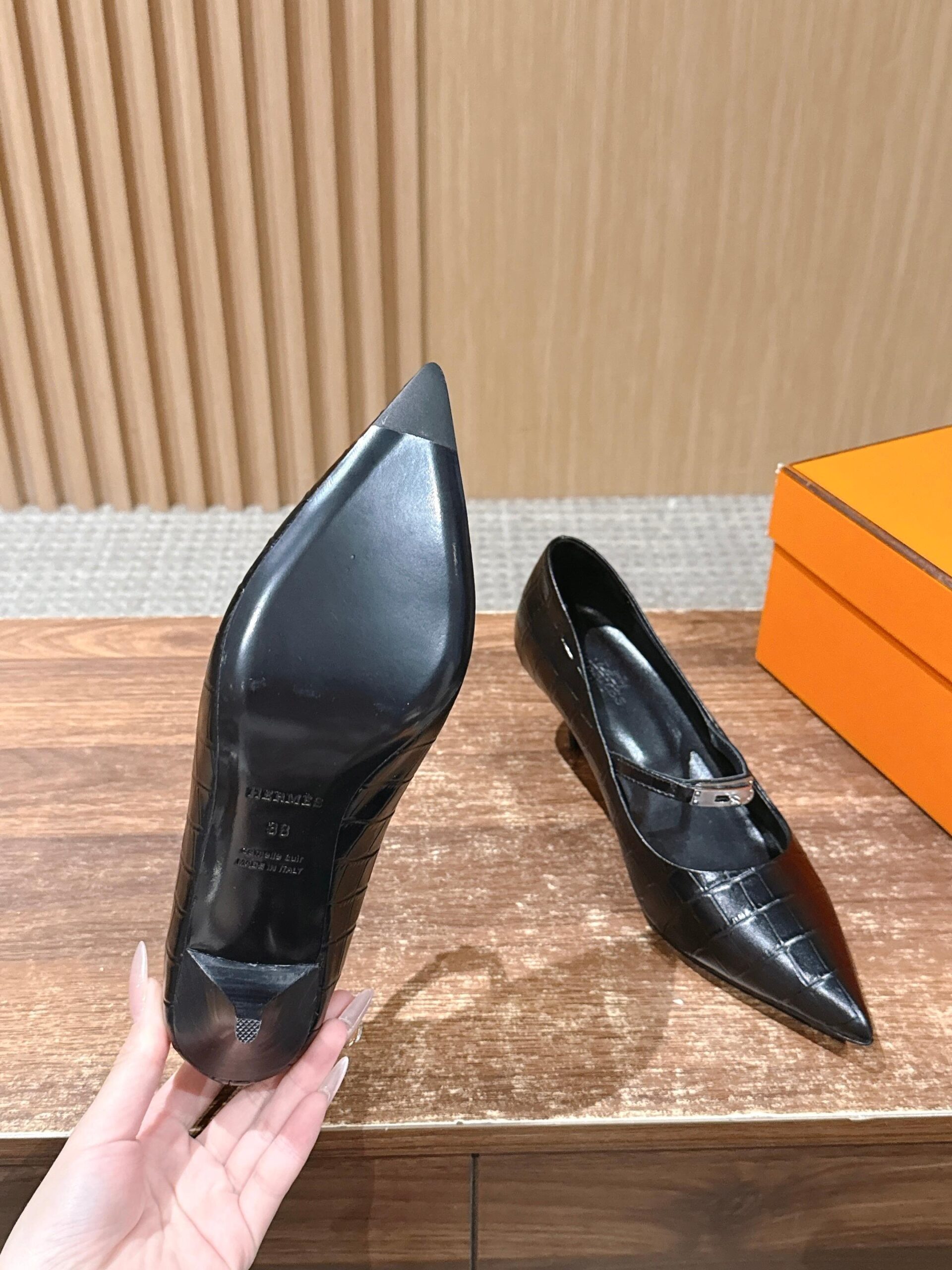 Hermès高仿Mary Jane黑色鱷魚壓紋高跟鞋一比一復刻尖頭細帶氣質單鞋