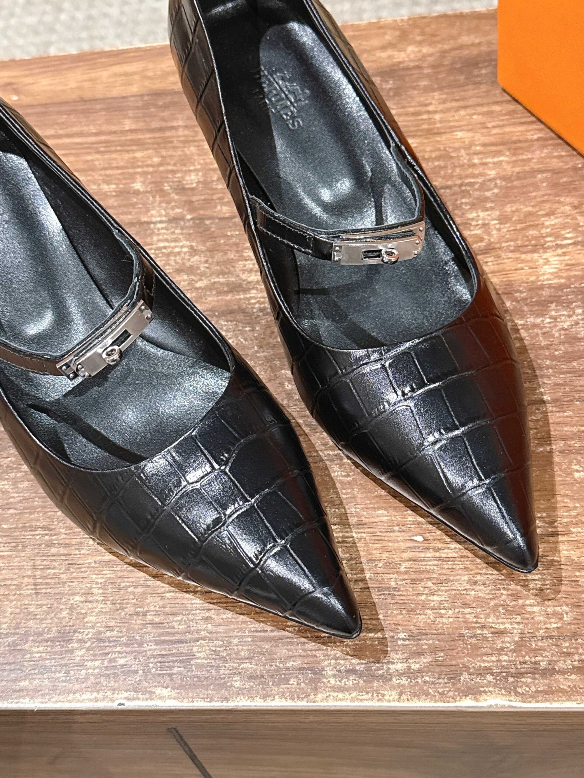 Hermès高仿Mary Jane黑色鱷魚壓紋高跟鞋一比一復刻尖頭細帶氣質單鞋