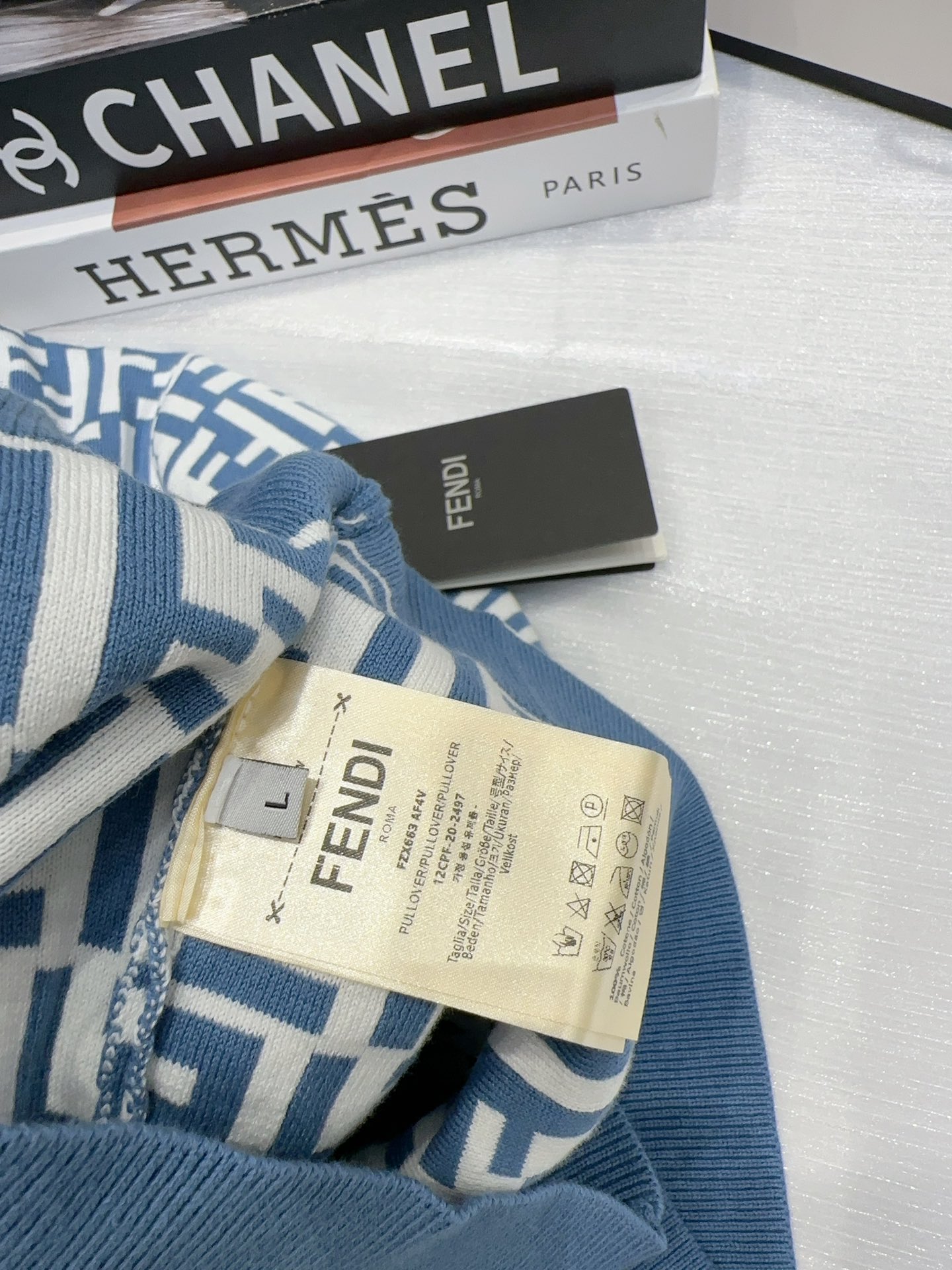 Fendi高仿FF老花針織短袖上衣一比一復刻滿版Logo修身氣質毛衣