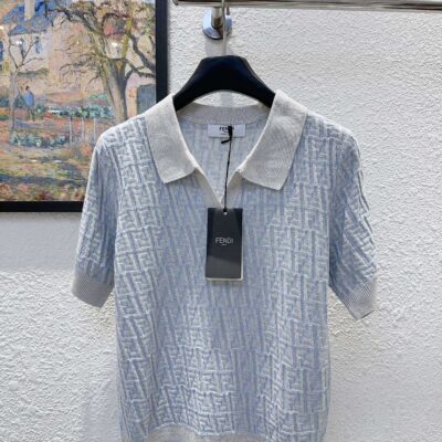 Fendi高仿FF提花針織短袖翻領上衣一比一復刻淺灰低調精品氣質款