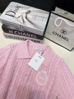 Dior高仿粉色針織Polo短袖上衣一比一復刻學院風氣質修身毛衣