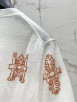 愛馬仕A貨針織短袖圖騰刺繡設計高端質感百搭優雅精品風格