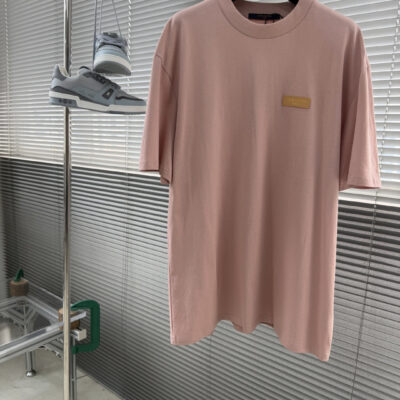 LV復刻版簡約皮標短袖T恤粉色寬鬆百搭高街精品男裝