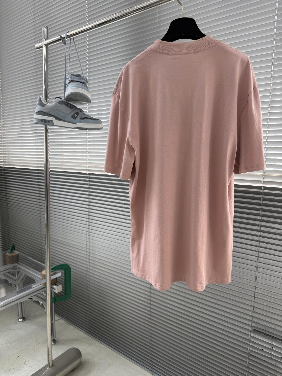LV復刻版簡約皮標短袖T恤粉色寬鬆百搭高街精品男裝