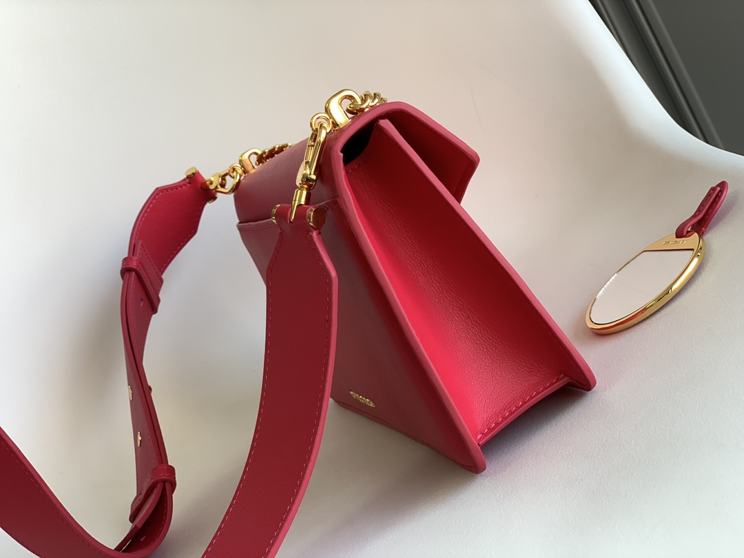 BVLGARI 高仿桃紅蛇頭金鏈肩背包時尚翻蓋宴會斜背包