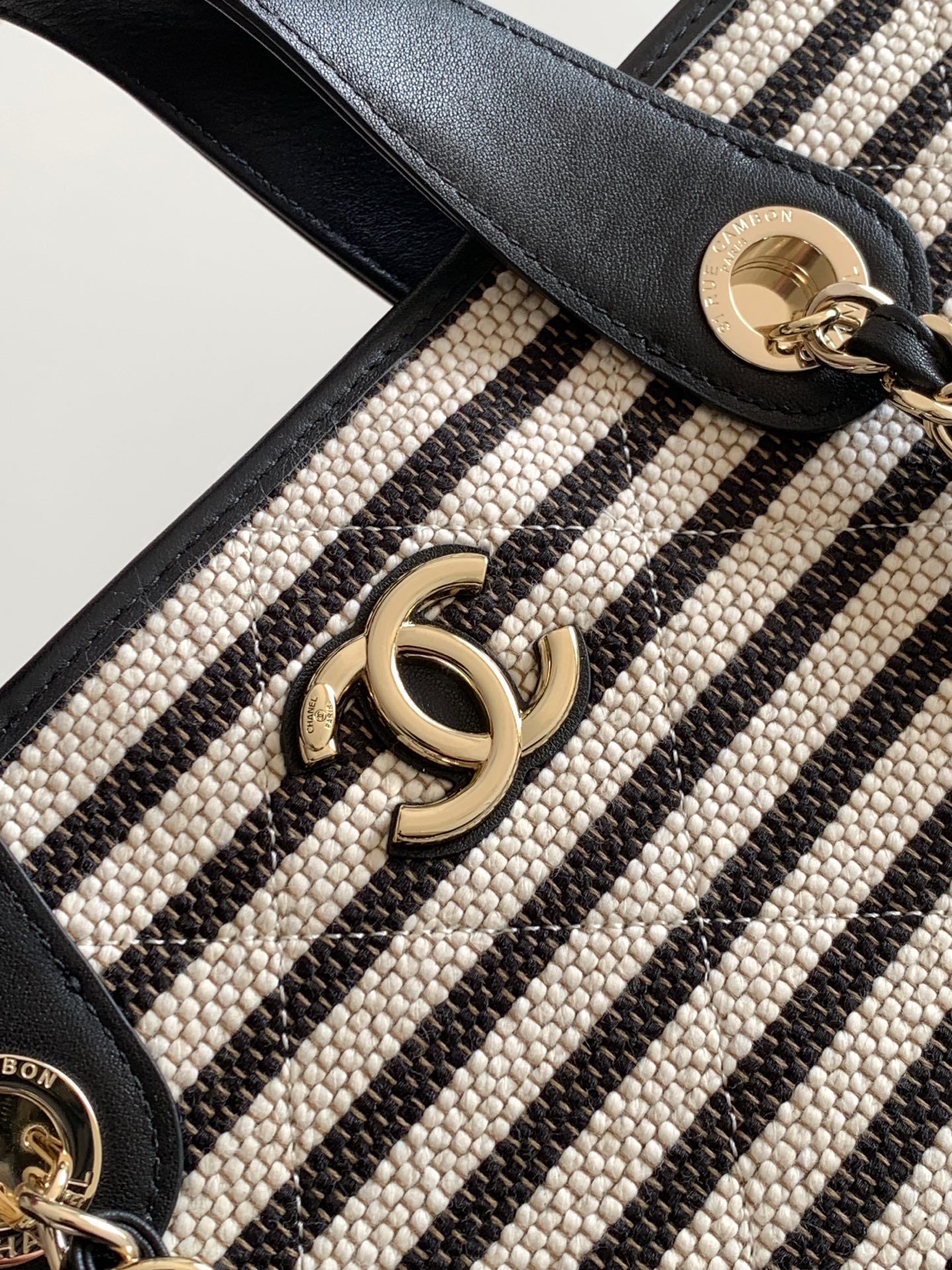 Chanel高仿條紋托特包黑白帆布鏈條肩背設計法式精品大包款AS6007