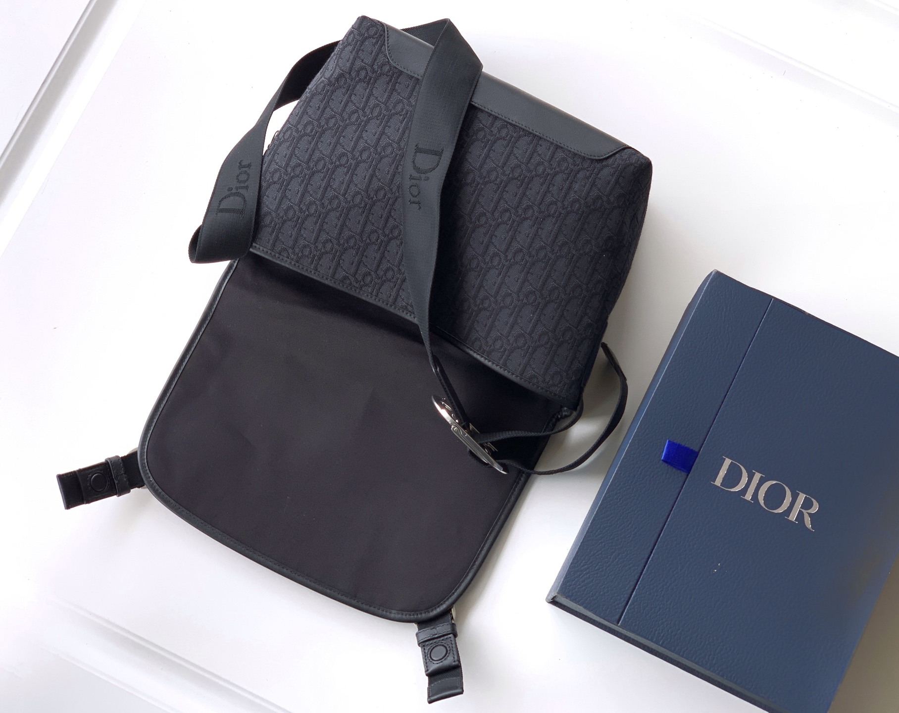 Dior 精緻版 黑色Oblique郵差斜背包 限定質感 都會輕奢1DBPOYUS