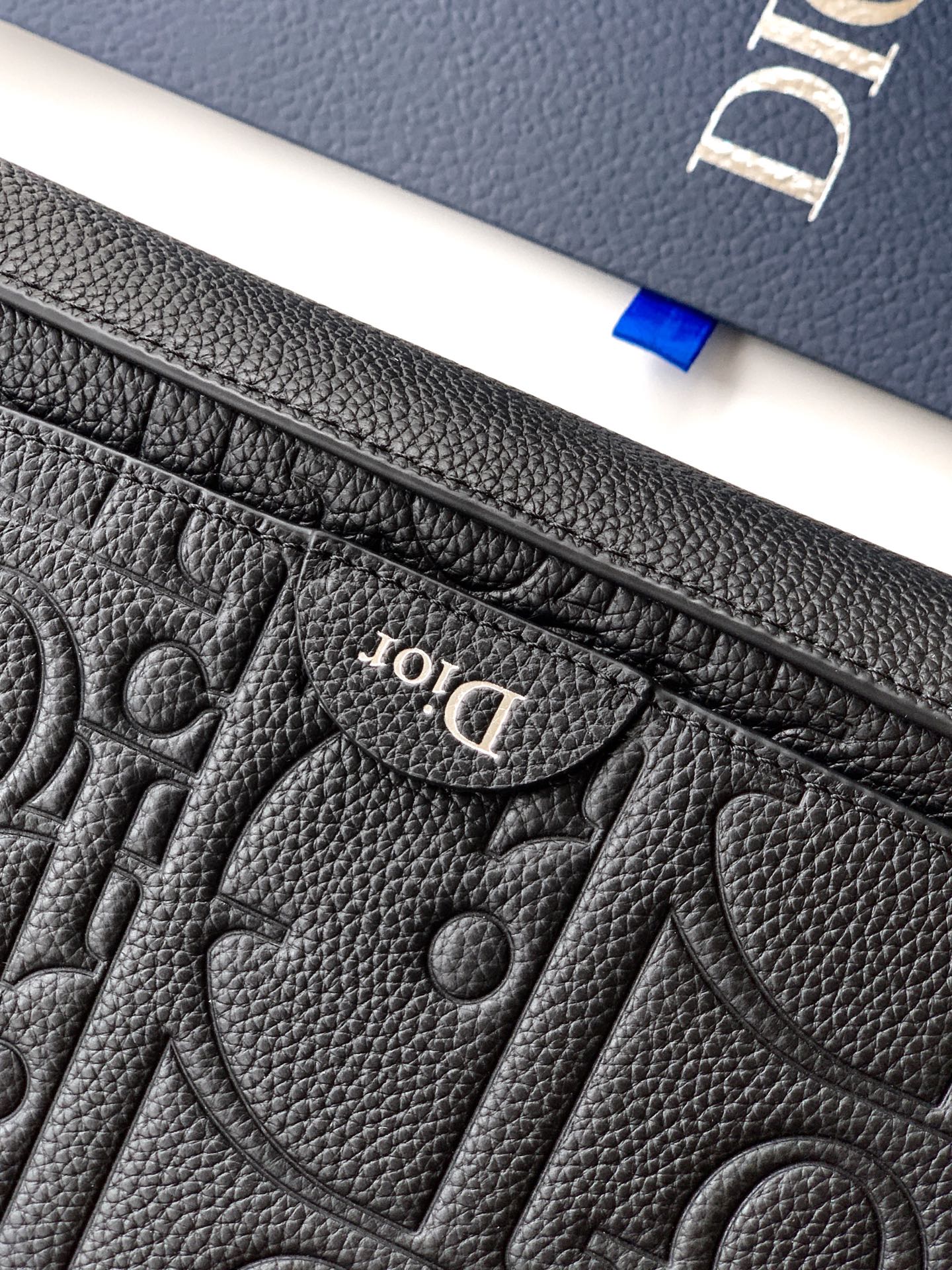 Dior 精緻版 壓紋皮革郵差斜背包 限定耐看 都會輕奢1DBME227MLL