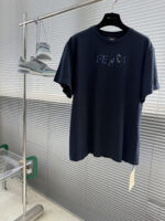 Fendi 精緻版 直紋開襟短袖襯衫 質感設計 百搭款 都會輕奢