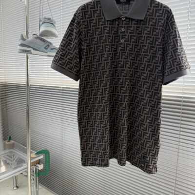 Fendi 精緻版 經典FF滿版POLO衫 立領短袖設計 質感百搭款 都會輕奢