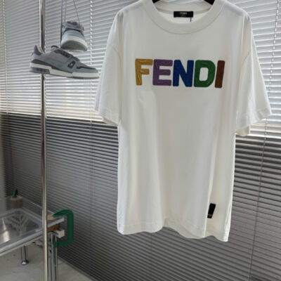 Fendi 一比一 彩色刺繡LOGO短袖T恤 立體字母設計 時尚潮流百搭款