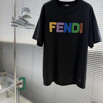 Fendi 精緻版 彩色刺繡LOGO短袖T恤 百搭人氣款 街頭時尚