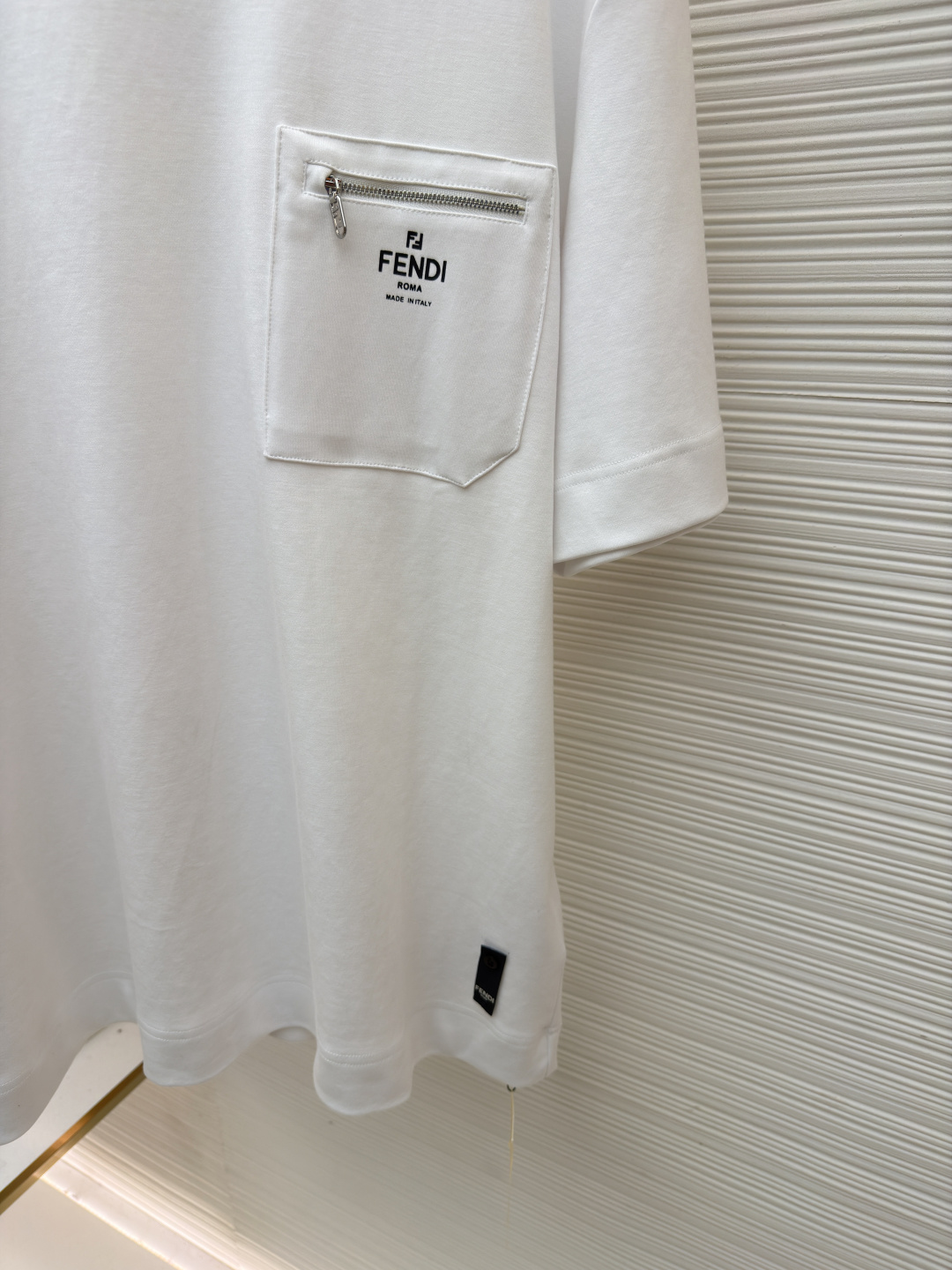 Fendi 原單 拉鍊口袋短袖T恤 簡約百搭設計 質感佳 都會輕奢
