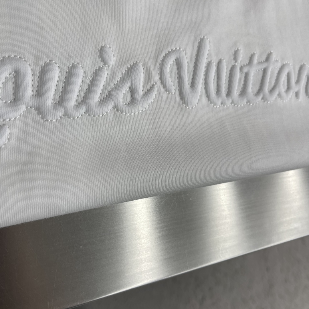 Louis Vuitton 原單 刺繡短袖T恤 百搭質感 都會輕奢