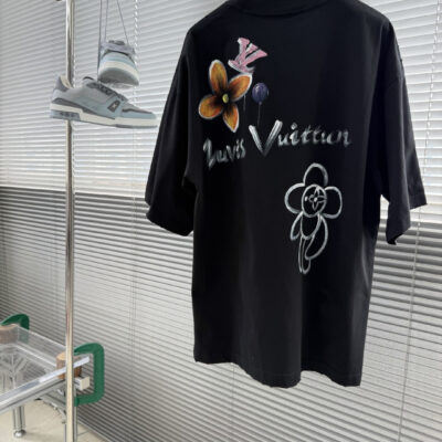 Louis Vuitton 精緻版 刺繡短袖T恤 簡約百搭 都會輕奢