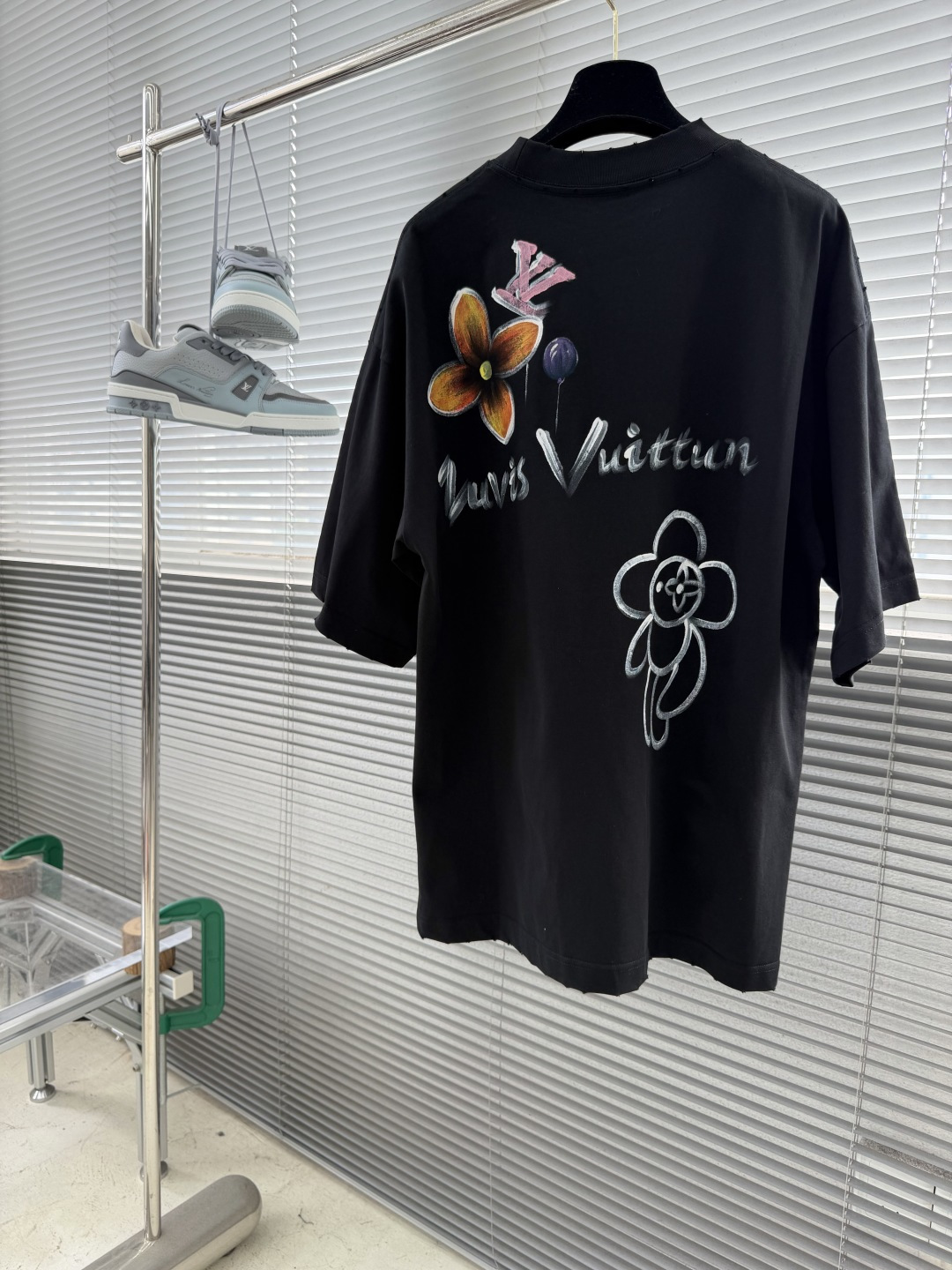 Louis Vuitton 精緻版 刺繡短袖T恤 簡約百搭 都會輕奢