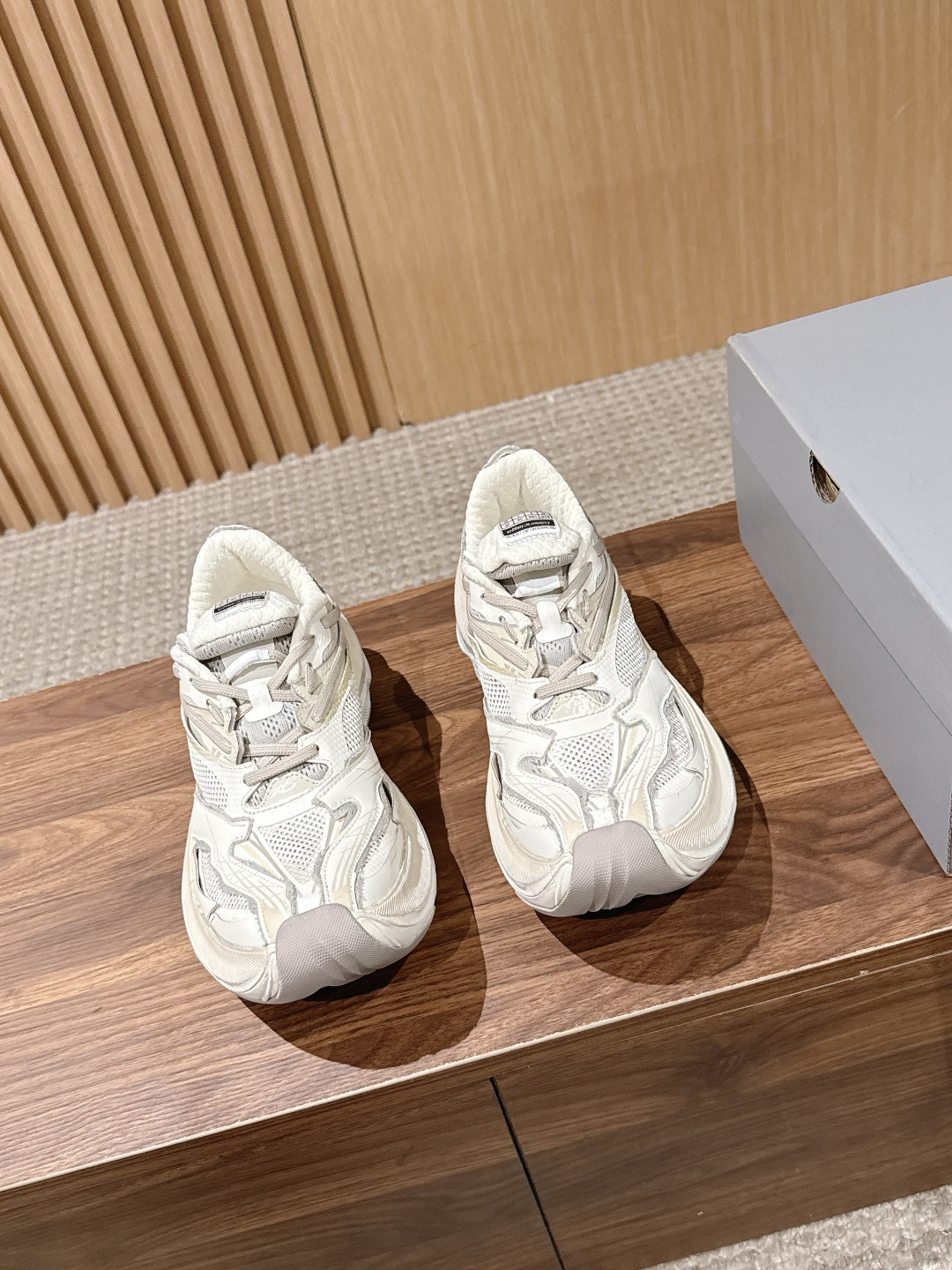 New Balance 原單 復古網布拼接老爹鞋 優雅質感 日系簡約