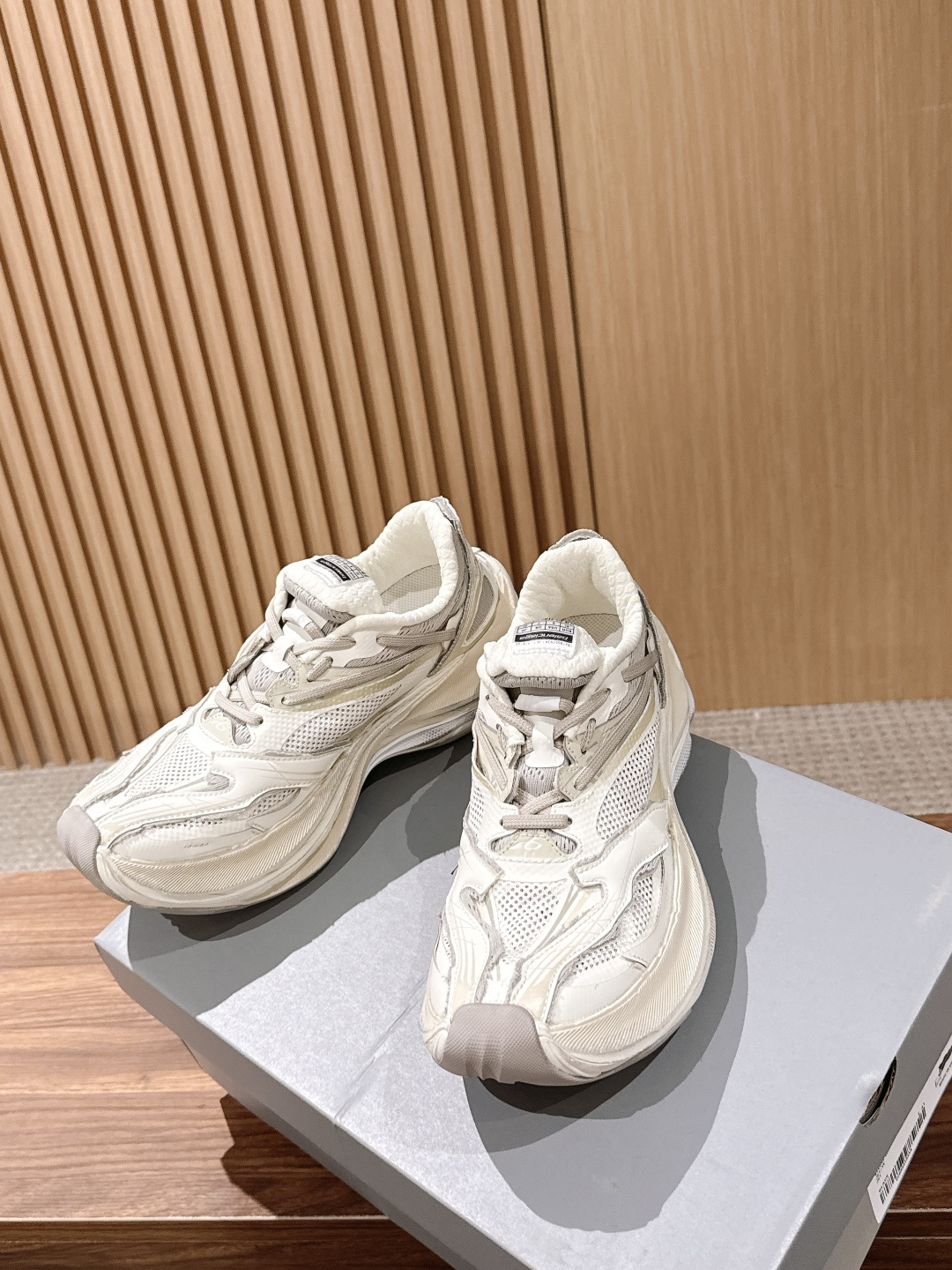 New Balance 原單 復古網布拼接老爹鞋 優雅質感 日系簡約