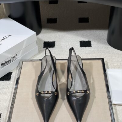 Balenciaga 精緻版 尖頭鉚釘細帶高跟鞋 質感佳百搭 都會輕奢