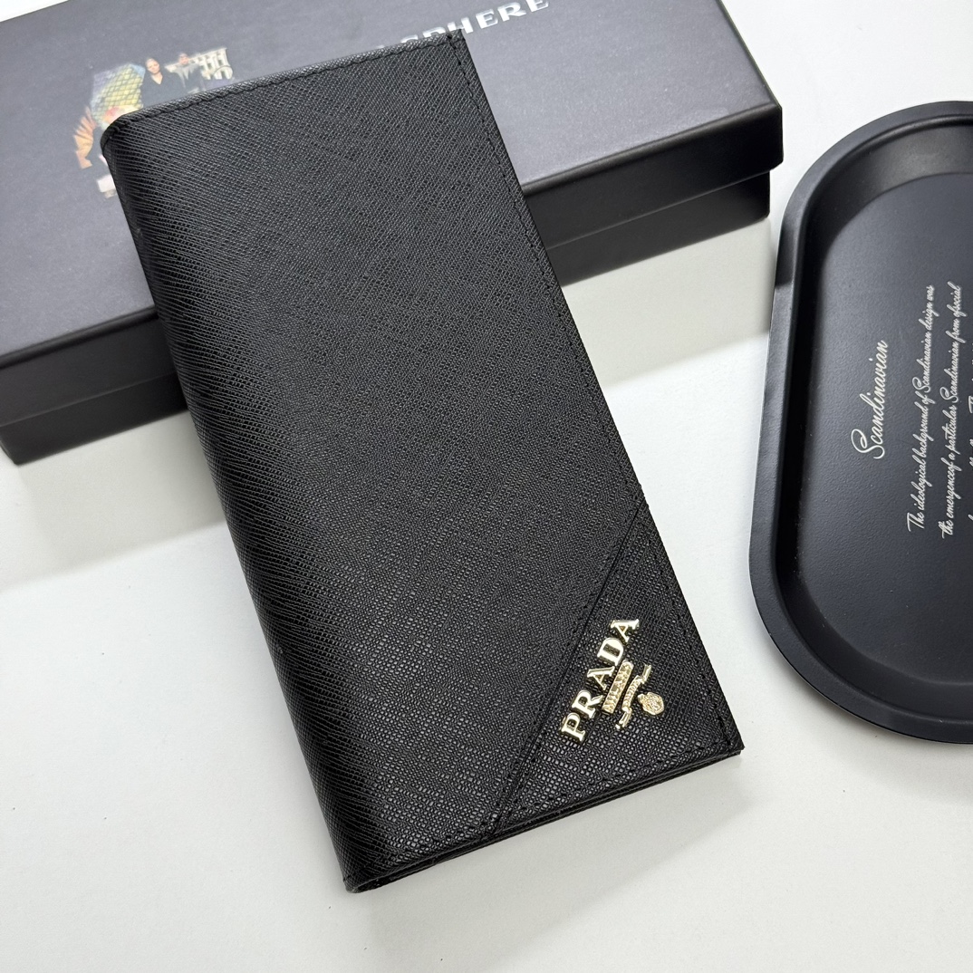 Prada 精品仿製 長夾對折設計 優雅質感 都會輕奢