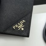 Prada 精品仿製 長夾對折設計 優雅質感 都會輕奢
