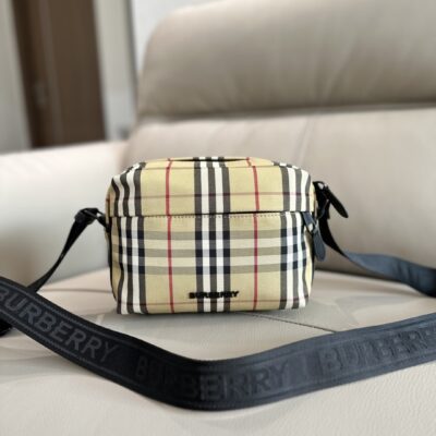 BURBERRY 精緻版經典格紋腰包 人氣百搭 街頭時尚風格