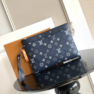 路易威登 復刻版 Monogram手拿包 簡約百搭設計 都會輕奢M28913