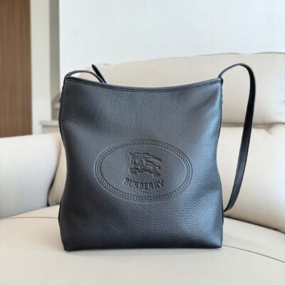 BURBERRY 精緻版 黑色肩背包 百搭限定 質感佳 法式奢華