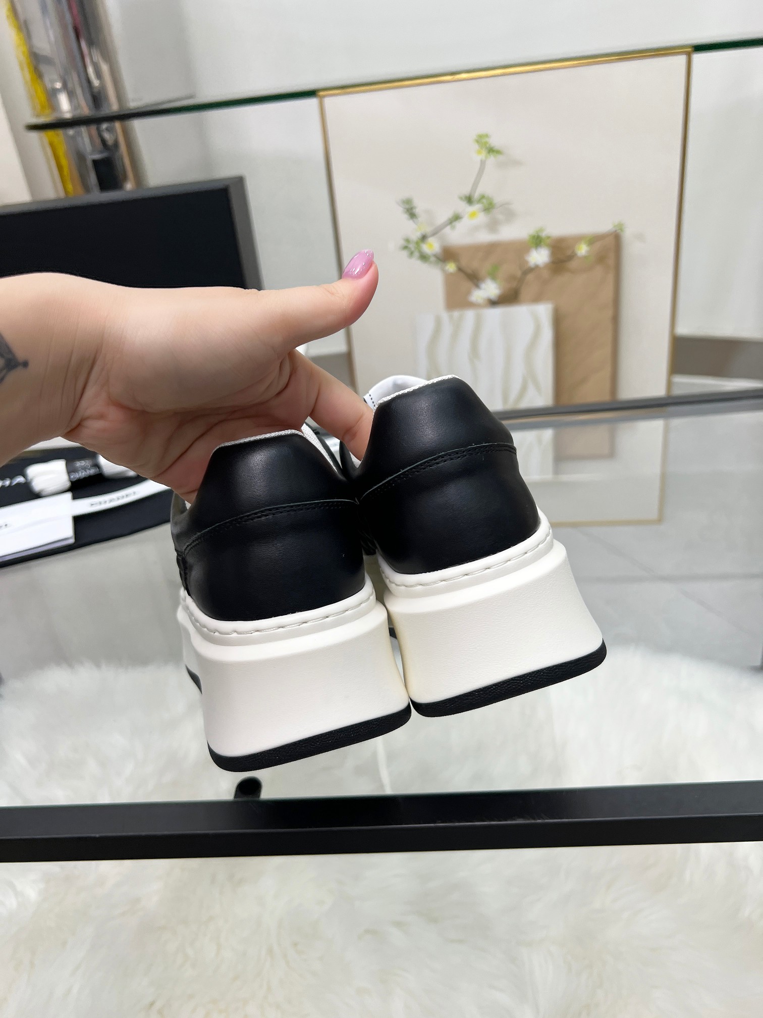 Chanel風格 黑白拼色菱格紋厚底運動鞋 經典對比設計 百搭時尚女鞋