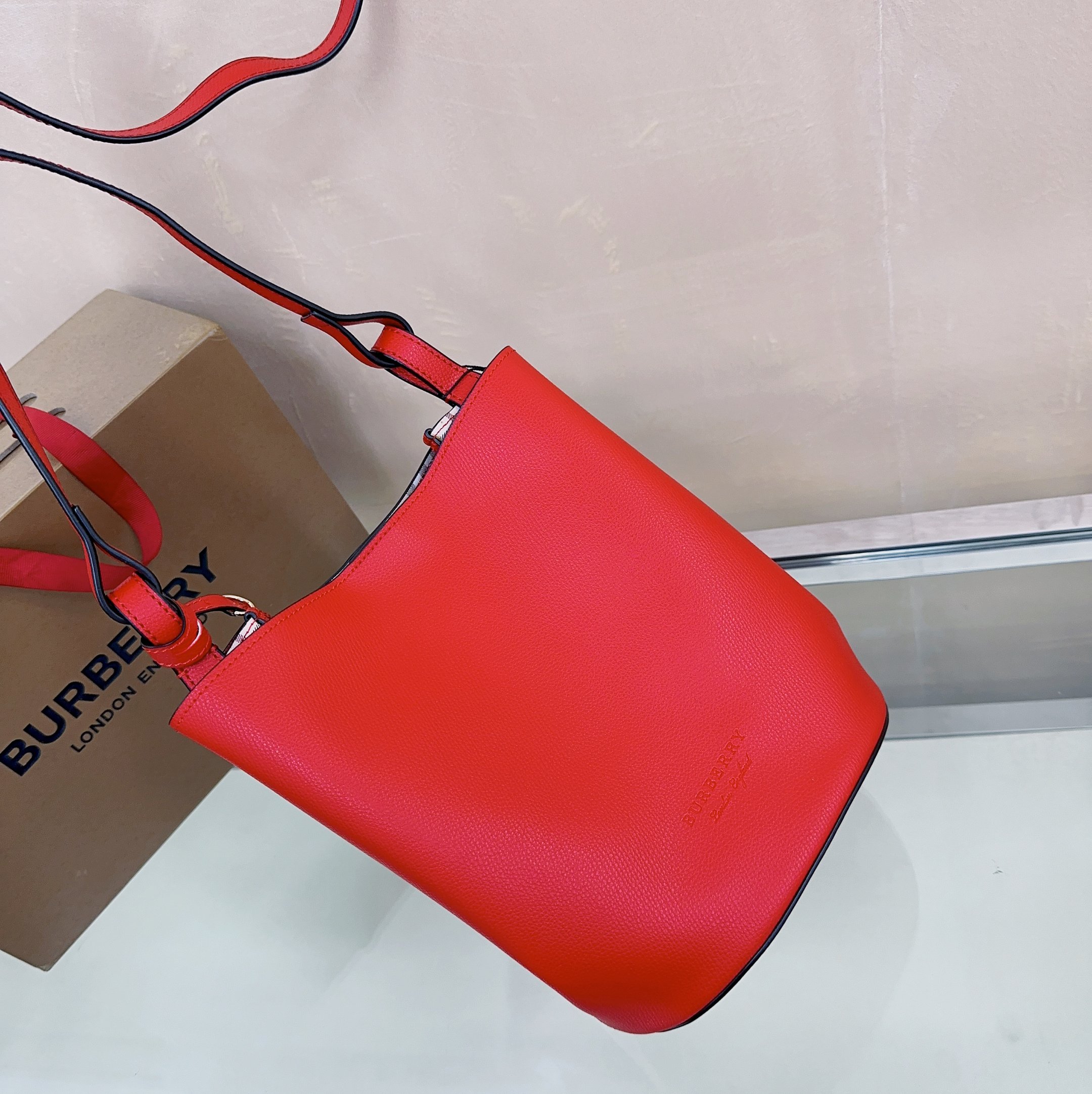BURBERRY 精緻版經典托特包 百搭新款 日系簡約風格