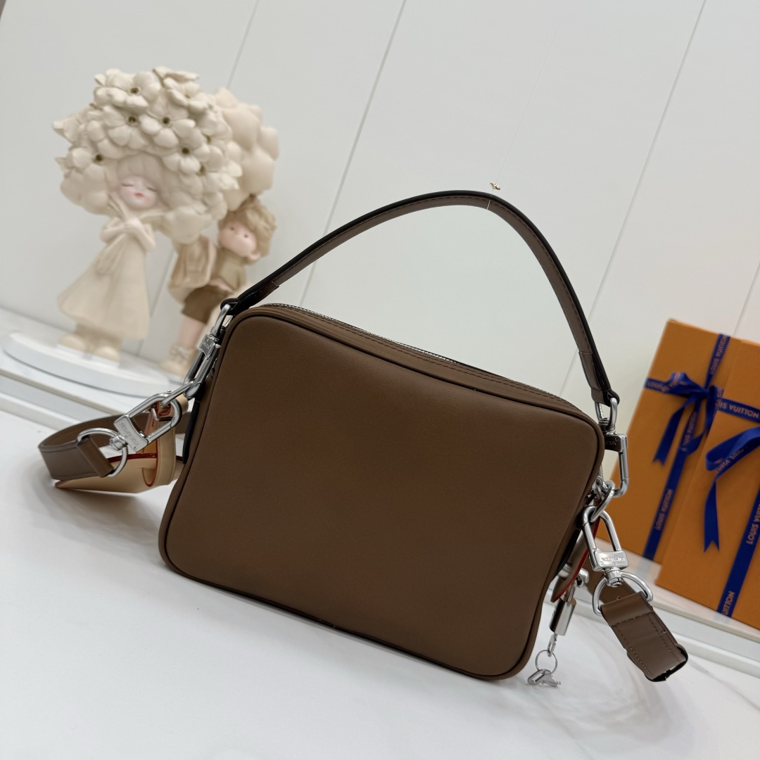 Louis Vuitton M27999 小號郵差包 棕色全皮男士斜背包 Nil 系列 多功能收納款