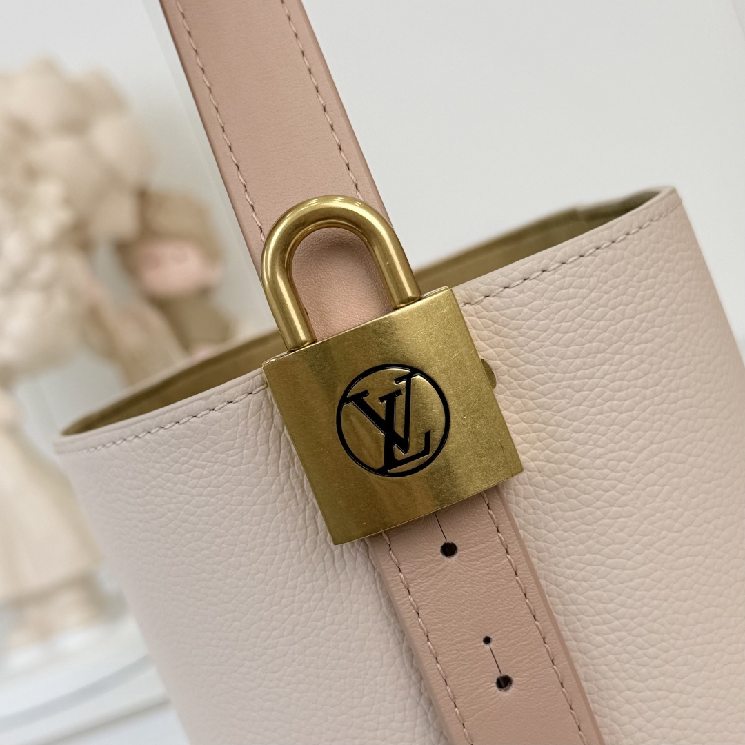 Louis Vuitton M29112 頂級女士水桶包 小型手提斜背包 簡約皮革設計 都會日常款