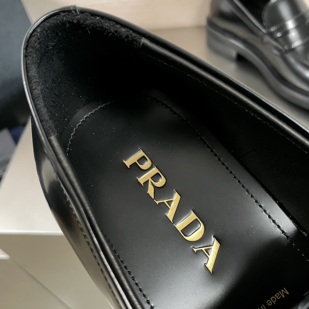 PRADA 精緻版 黑色樂福鞋 百搭限定 質感佳 都會輕奢