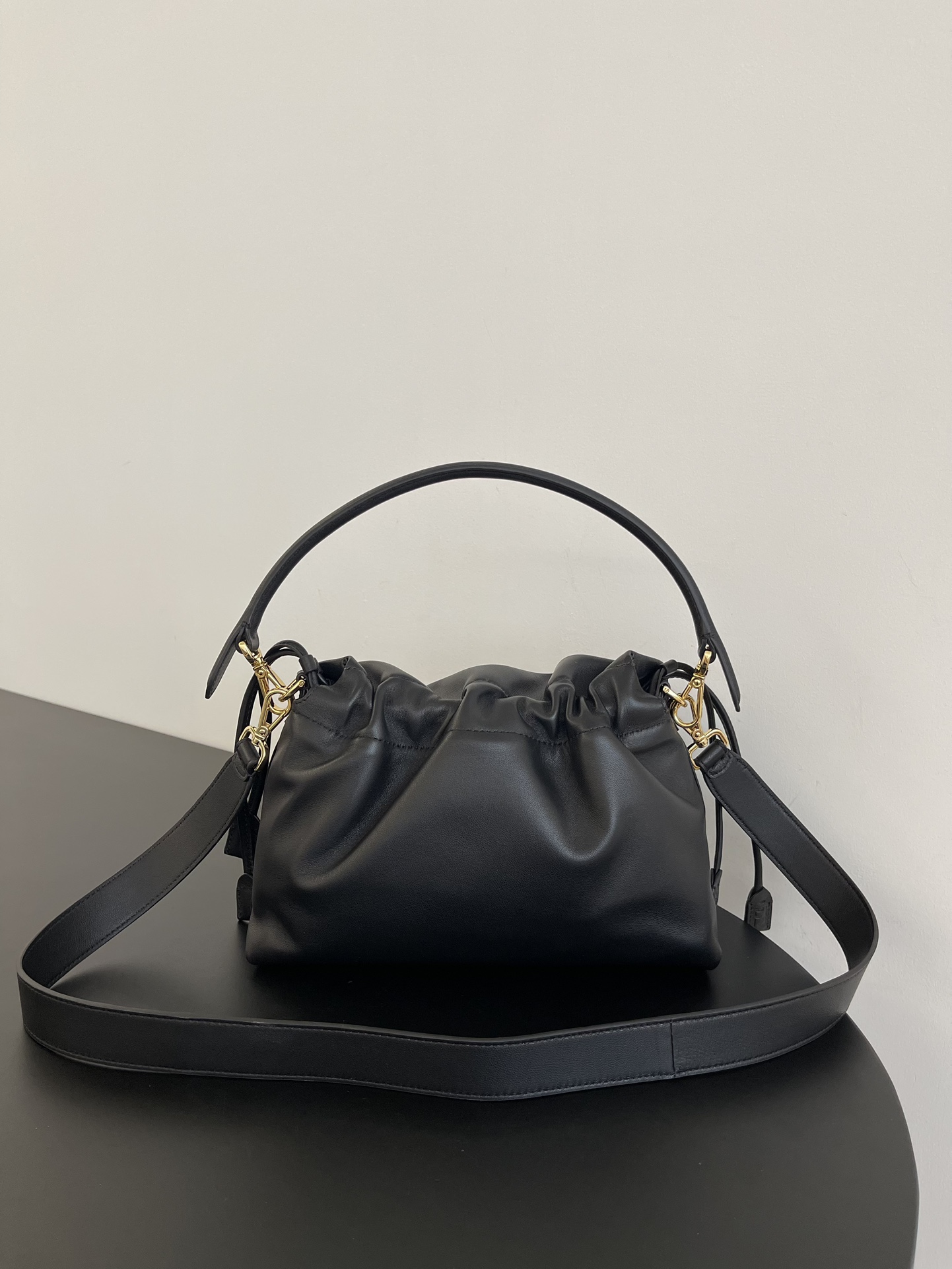 Fendi 精緻版 Mamma Baguette 軟皮肩背包 百搭耐看 都會輕奢