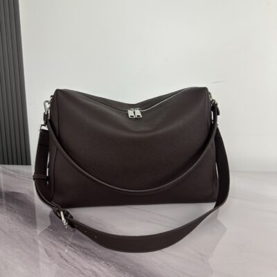 Fendi 復刻版 拉鍊肩背包 百搭耐看 日系簡約