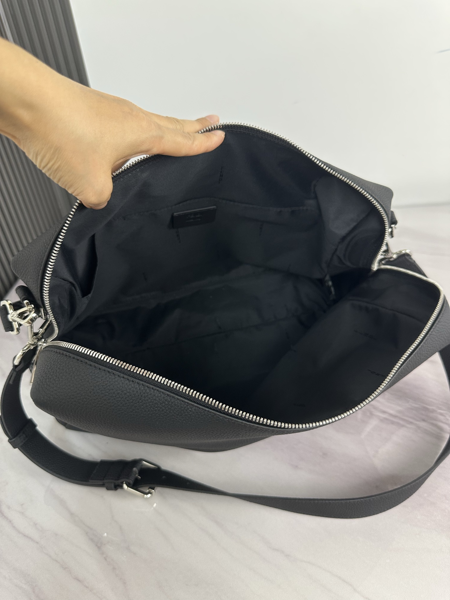 Fendi 精緻版 拉鍊肩背包 百搭質感佳 都會輕奢