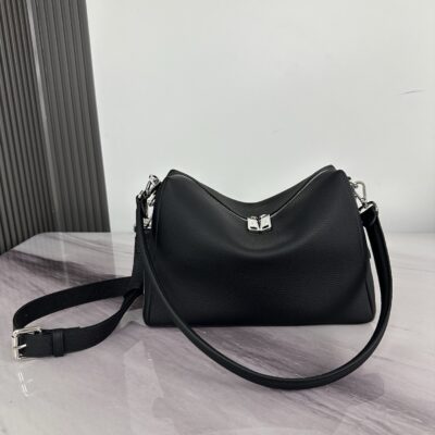 Fendi 精緻版 小巧肩背包 質感佳百搭 都會輕奢