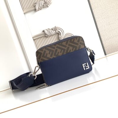Fendi 原單 FF 相機包 斜背包 新款質感佳 街頭時尚