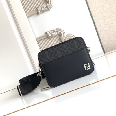 Fendi 超A貨 FF 相機包 斜背包 百搭人氣 街頭時尚