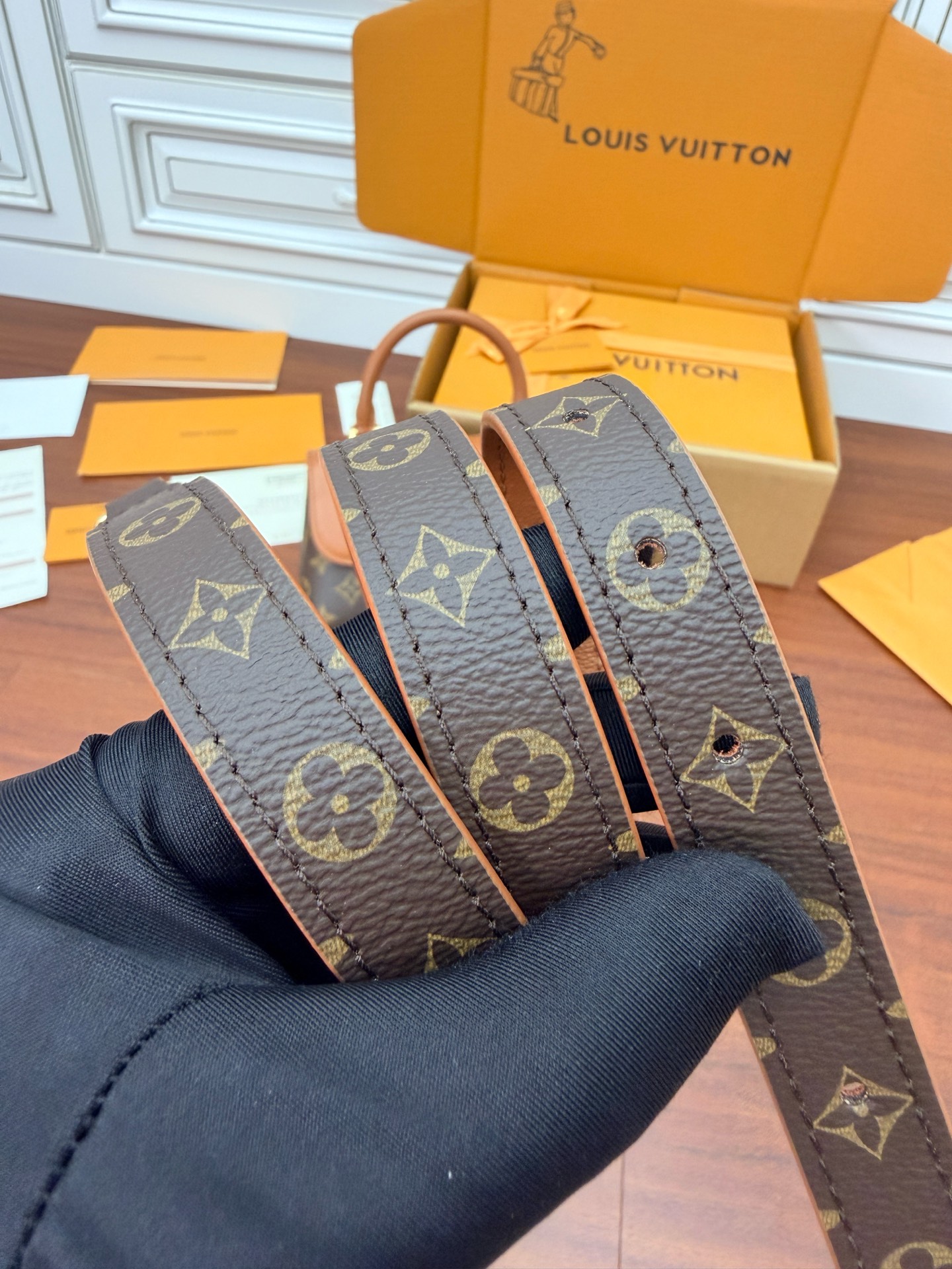 Louis Vuitton 精緻版 Locky BB 手提斜背包 百搭優雅 法式奢華M28288