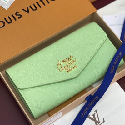 Louis Vuitton風格Sarah長夾 女士玫粉色壓紋皮革 翻蓋扣式大容量設計 優雅時尚款