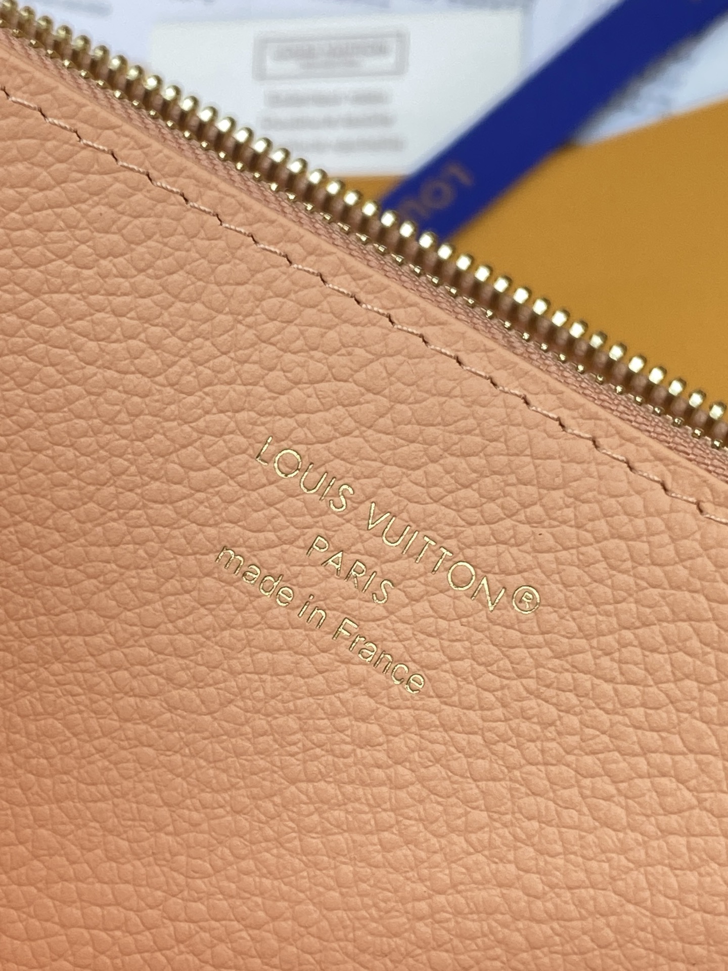 Louis Vuitton 高仿風格女士長夾 拉鍊大容量設計 壓紋皮革質感 時尚耐看款
