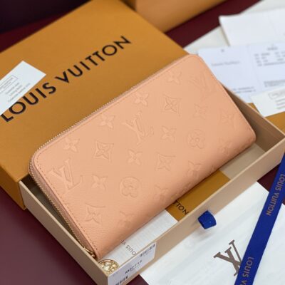 Louis Vuitton 高仿風格女士長夾 拉鍊大容量設計 壓紋皮革質感 時尚耐看款