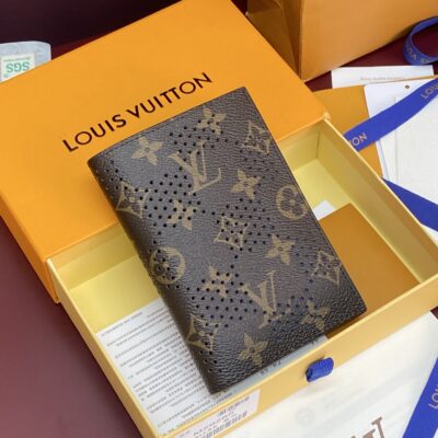 Louis Vuitton M29285 藍色 Monogram Grid 護照套 經典 Damier 格紋設計 多卡位收納款